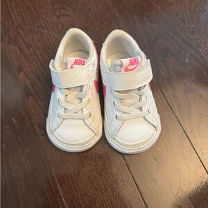 Nike Kids White and Pink Velcro Sneakers